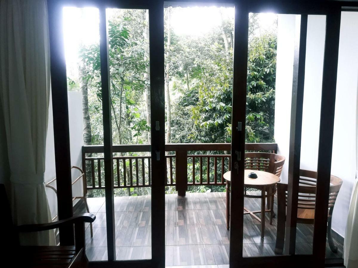 Ubud River Side House Hotel Exterior photo